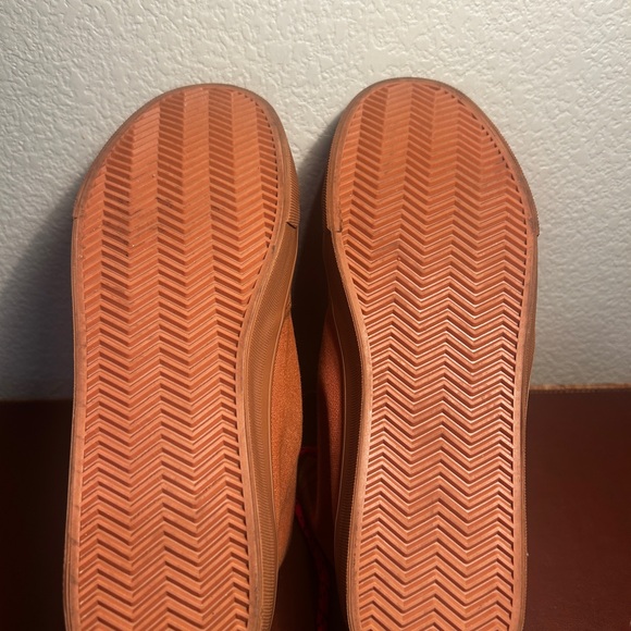 BANGS- Men's Tan Sneakers with Red Accents - Picture 4 of 9